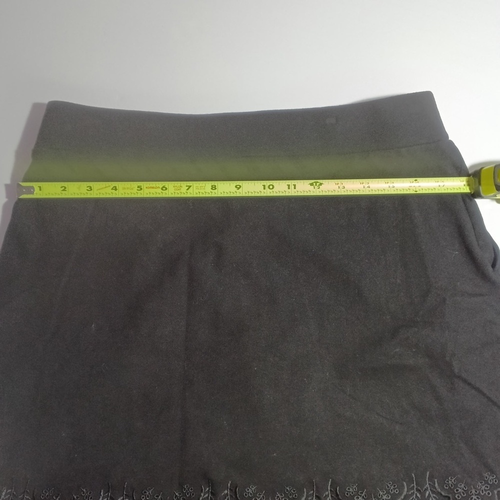 Chico's Black Mini Skirt Skort with Scalloped Lace Hem Size 1 (Medium) - Picture 5 of 7